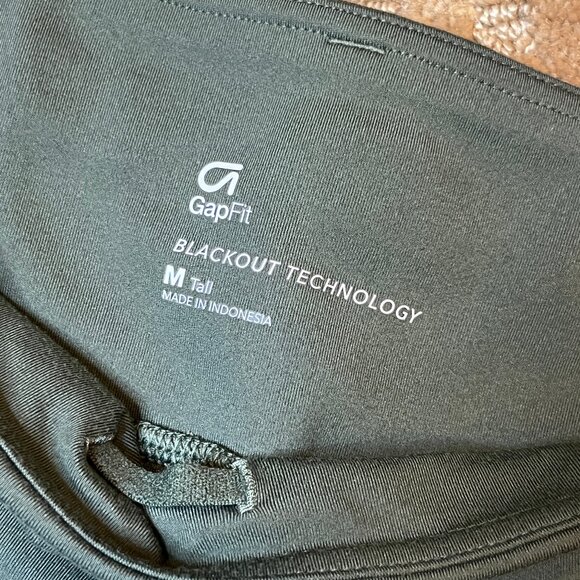 GapFit Medium Tall Blackout Technology Olive Green l Black l White Leggings - Picture 4 of 9